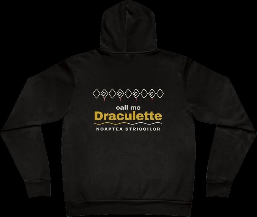 Hoodie Draculette noir encre, vu de dos, le mot imprimé en polenta