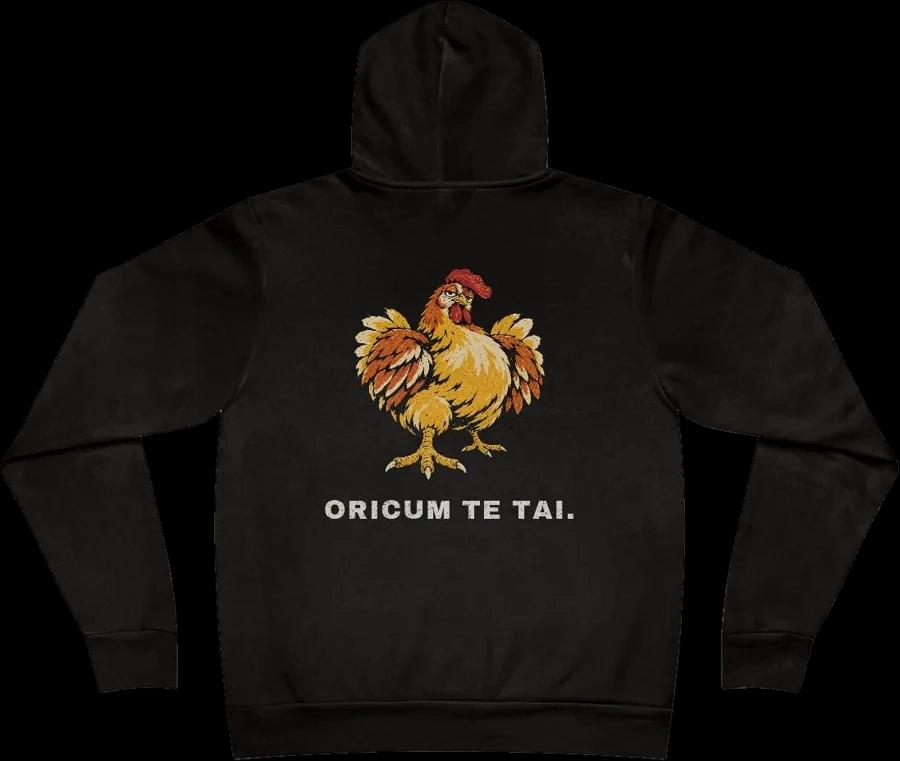 Hoodie Oricum noir encre, vu de dos, le mot imprimé en polenta